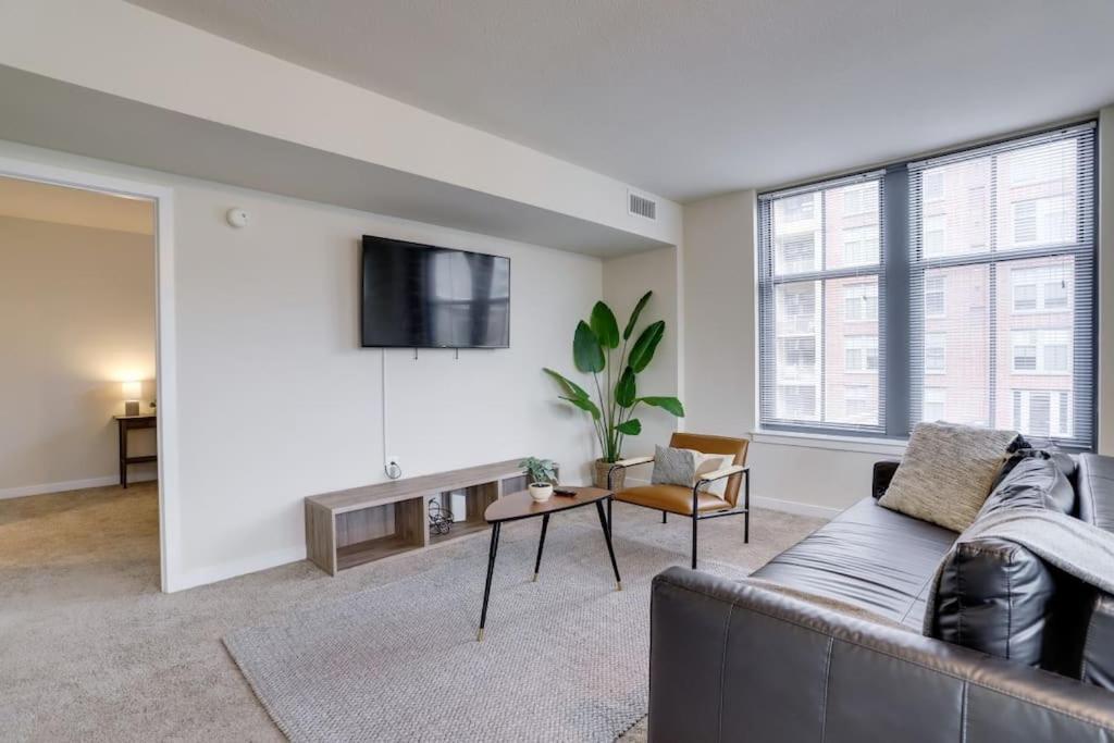 Fantastic 2 Bedroom Condo At Pentagon City 阿林顿 外观 照片