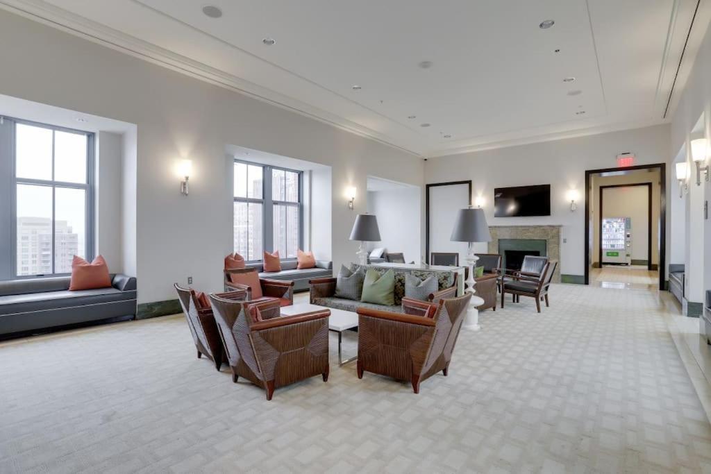 Fantastic 2 Bedroom Condo At Pentagon City 阿林顿 外观 照片