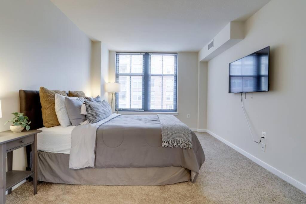 Fantastic 2 Bedroom Condo At Pentagon City 阿林顿 外观 照片